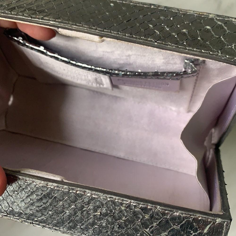 Silver python box evening bag - Picture 7 of 8